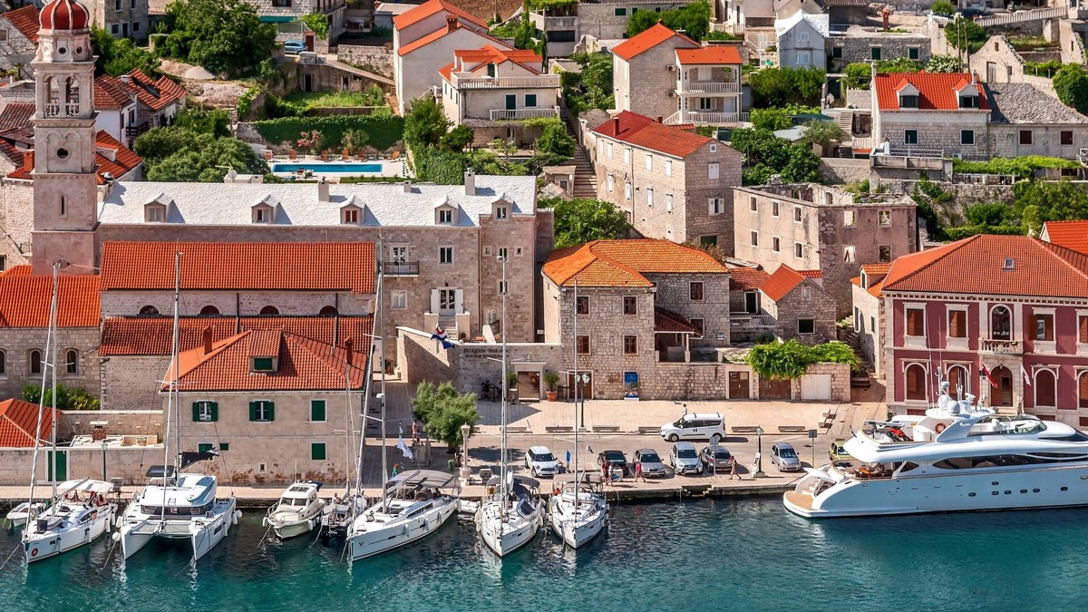 Pucisca Hotel | Puteus Palace Brac