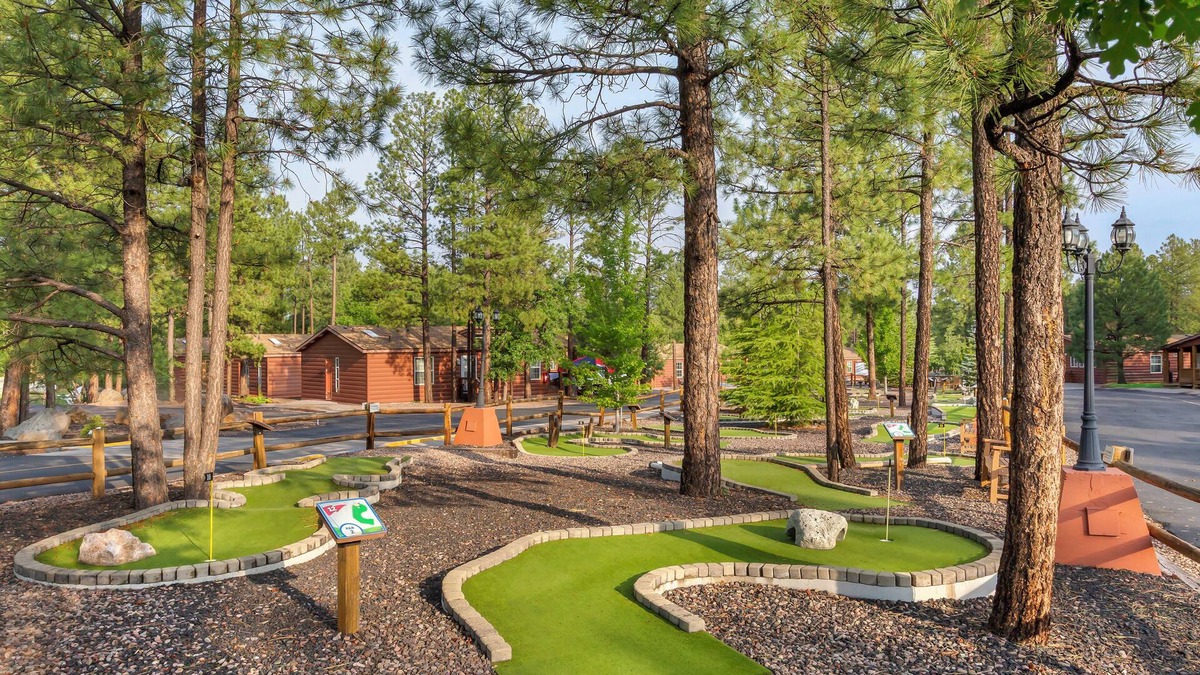Pinetop Hotel | PVC at The Roundhouse Resort