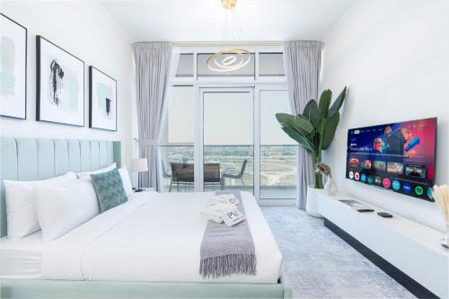 Dubai Apartment | PVH - Serene Studio with Skyline View - Carson B