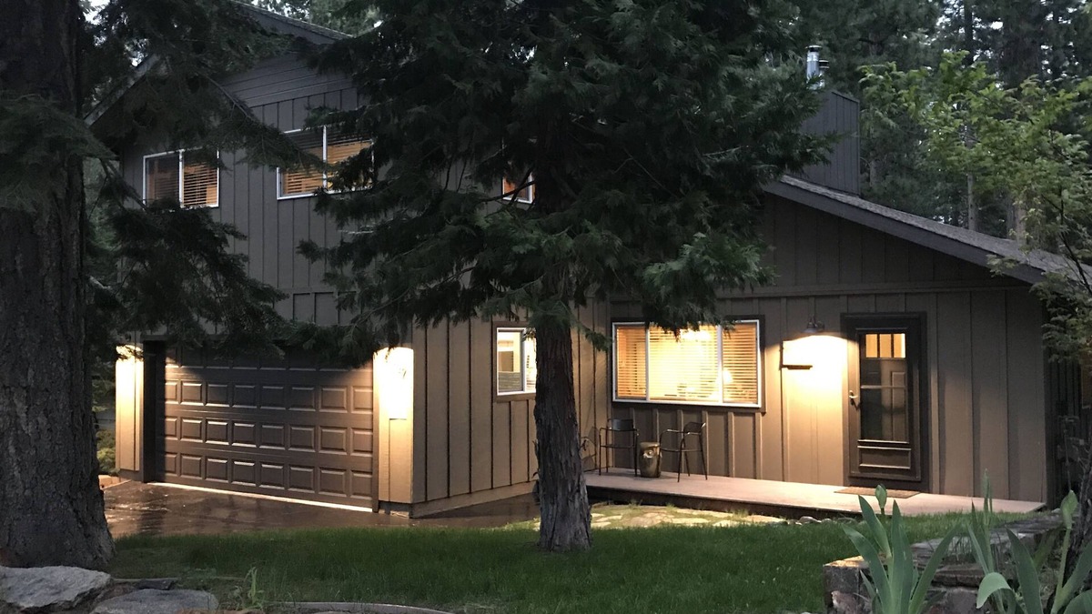 South Lake Tahoe House | Pvt Hot Tub-Gorgeous Home-Perfect Location-as low as 199