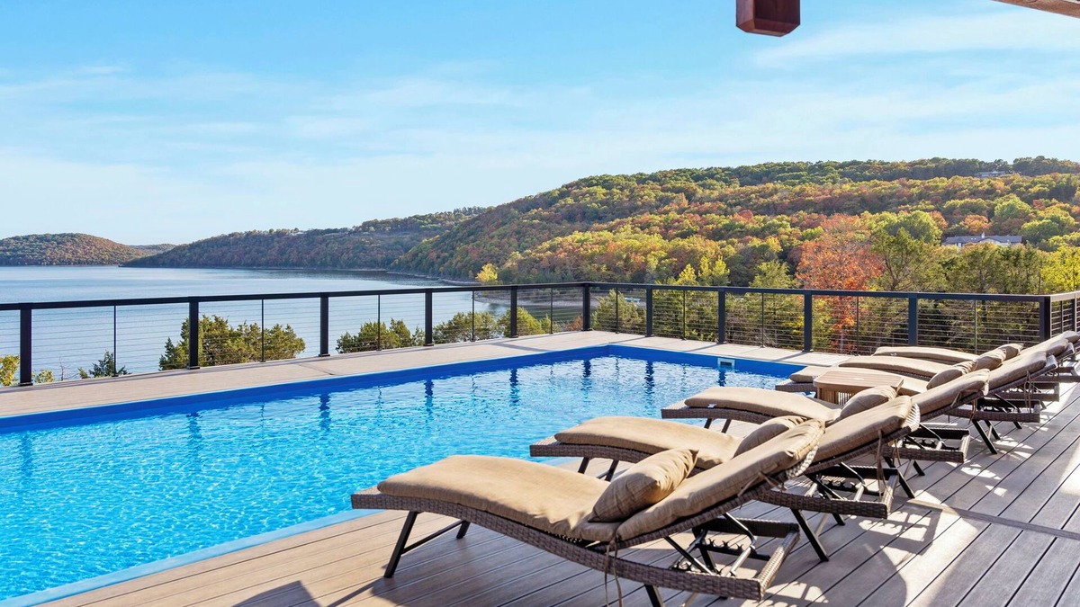 Lampe House | Pvt Outdoor Pool-Pvt HotTub-Breathtaking Lake Views & Access-New Build-Free Tickets