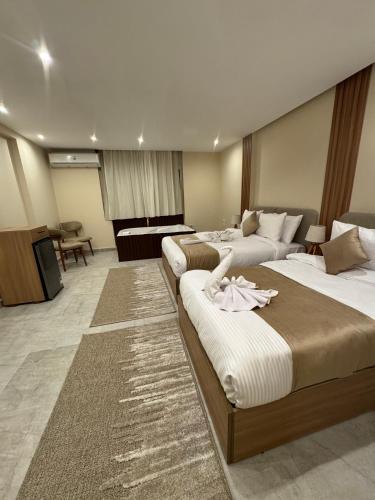 Kafrat al Jabal Hotel | pyramids palace view iNN