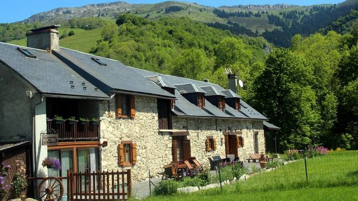 Campan House | Pyrène - double room with bathroom