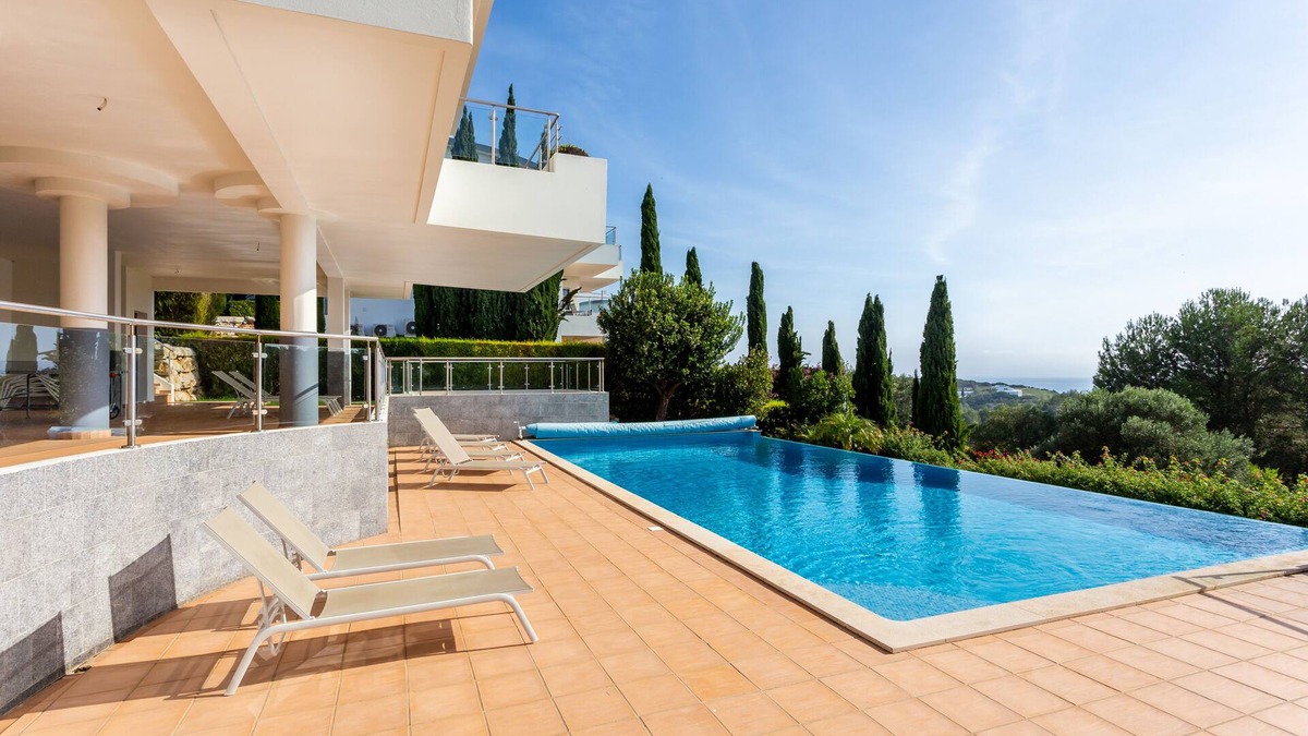 Vila do Bispo Villa | QDF088 - Luxury large villa with private pool, hot tub and see views