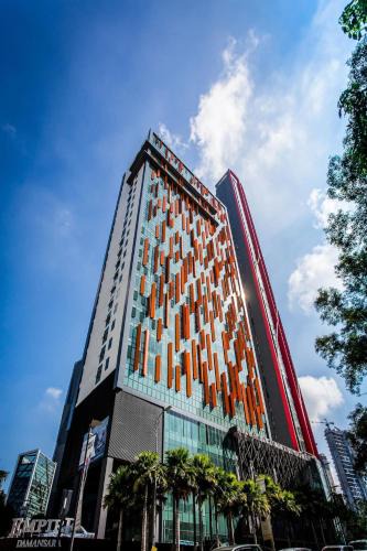 Damansara Perdana Apartment | QQ Empire Damansara hotel room