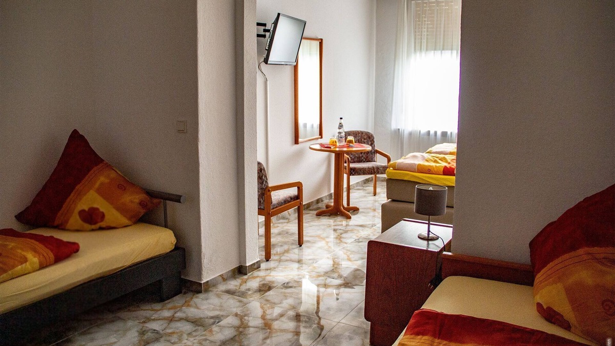 Bad Wildungen House | Quadruple room without balcony - Hotel Sofia