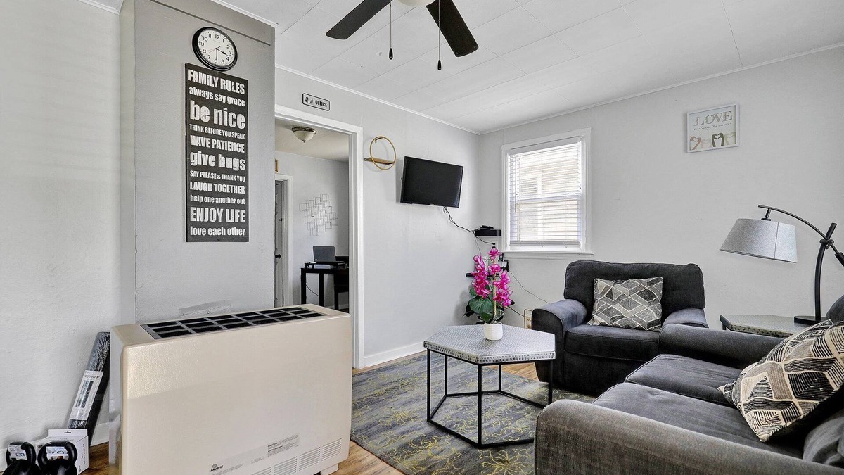 Lansing House | Quaint 1 Bedroom House on N Martin Luther King Jr Blvd, Lansing: Your Ideal Home