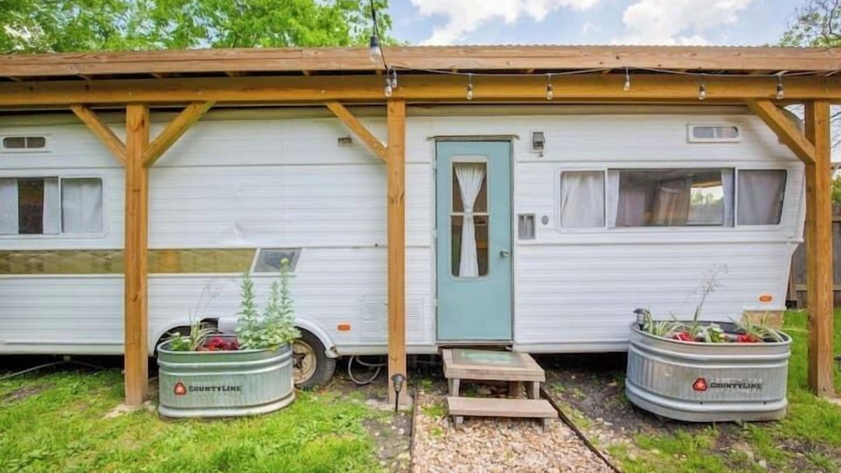 Franklin Park House | Quaint and Convenient Labor of Love