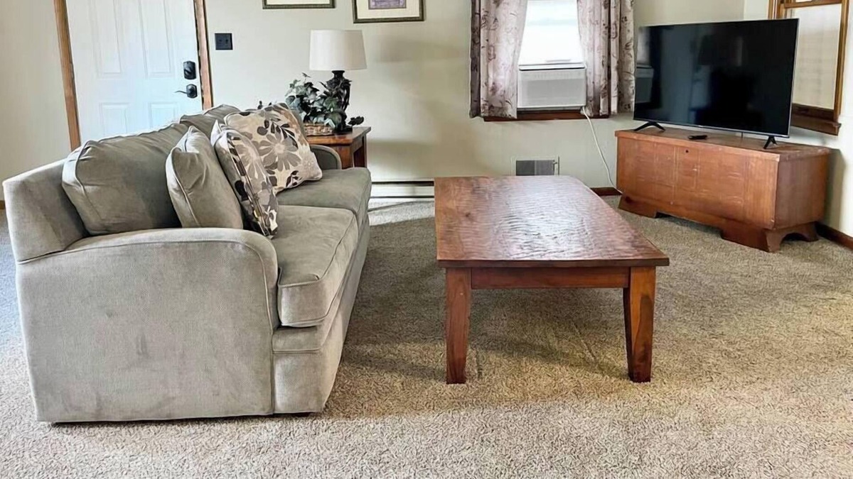 Acton House | Quaint and Cozy Cottage in Ideal Location