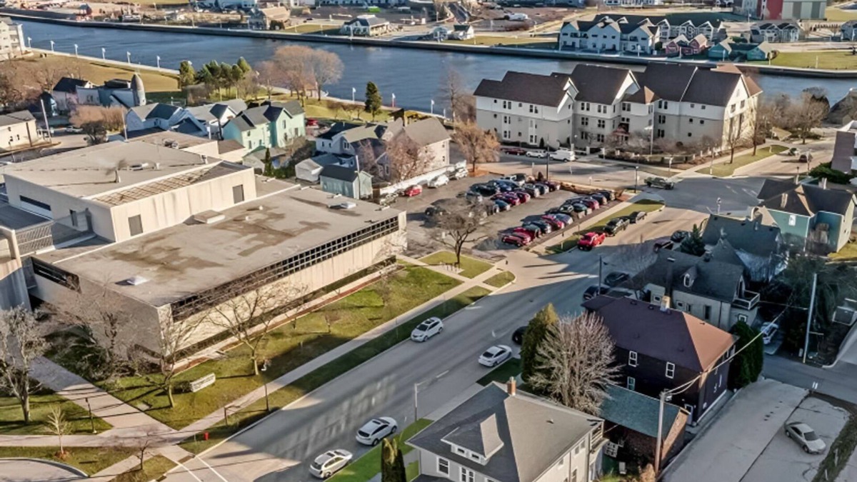 Downtown Apartment | Quaint Blast from the Past - Walk to Lake Michigan, Riverwalk and 8th St Shops!