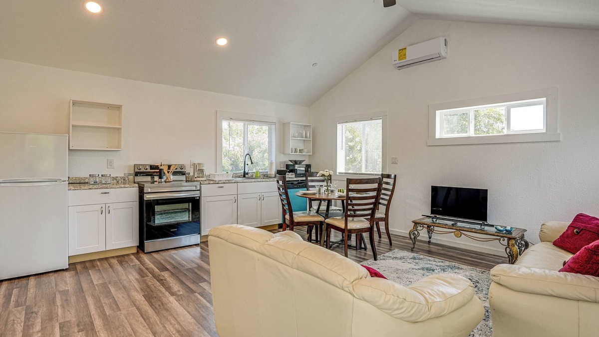 Concord House | Quaint Concord Home w/Covered Porch: Near Hiking