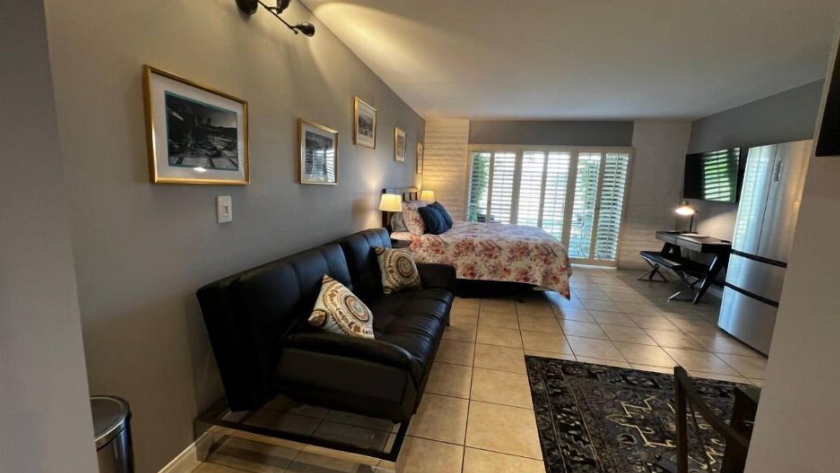 Palm Desert Apartment | Quaint condo. Walking distance to El Paseo stores & restaurants