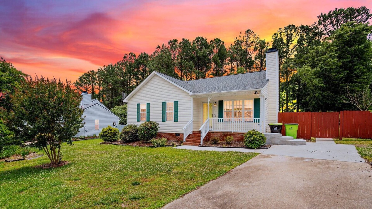 Holly Springs House | Quaint Cottage of Holly Springs