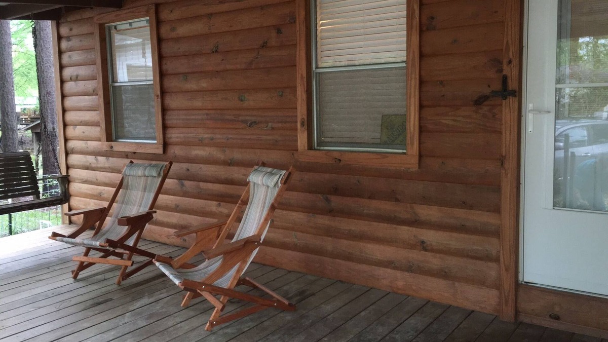 Springfield Cottage | Quaint Cottage On The Water!
