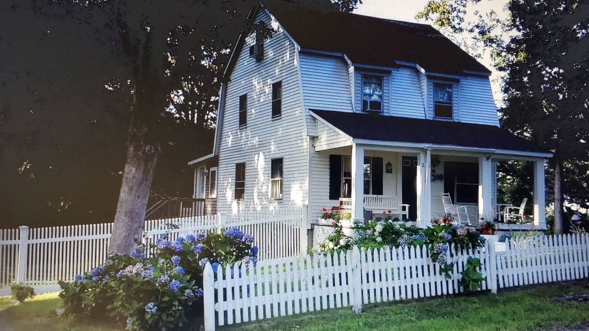 Manomet House | Quaint Cottage w/AC; Walk to Beach & Park w/Pickleball, Large Yard,