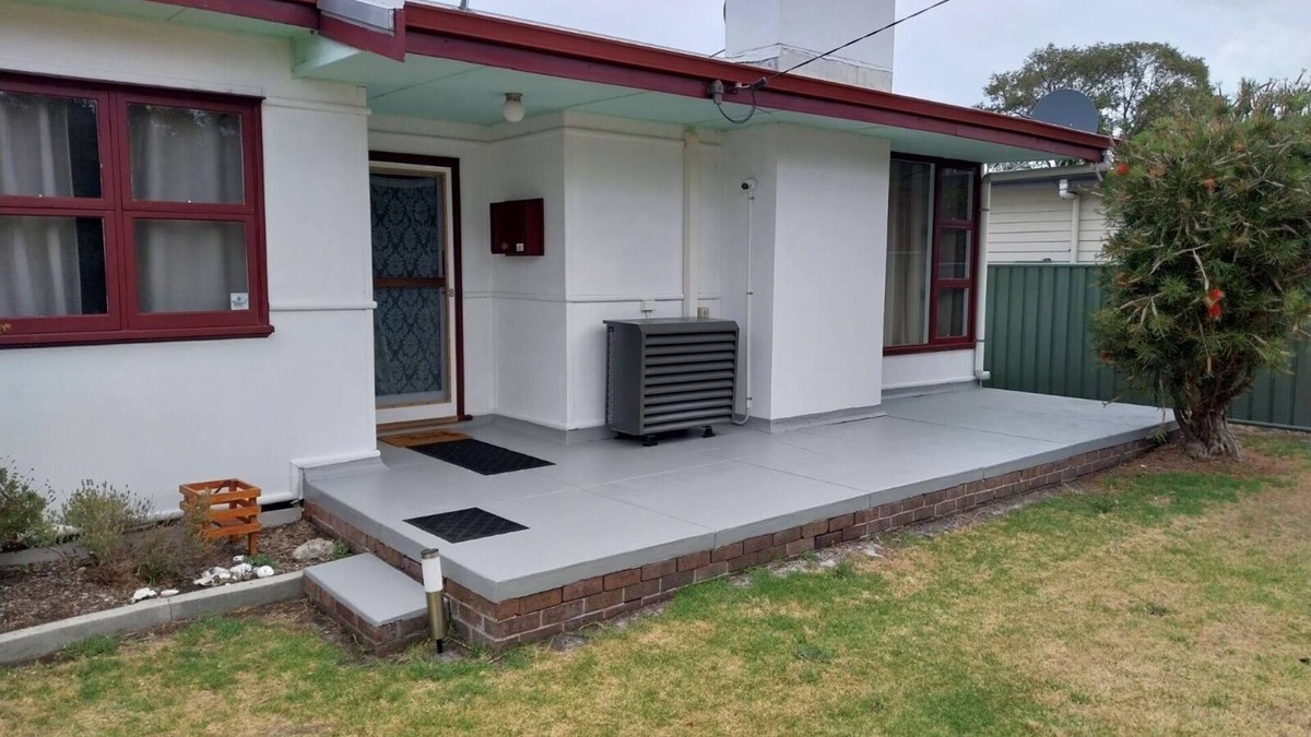 Walpole House | Quaint Family Home in Walpole with sleep-out