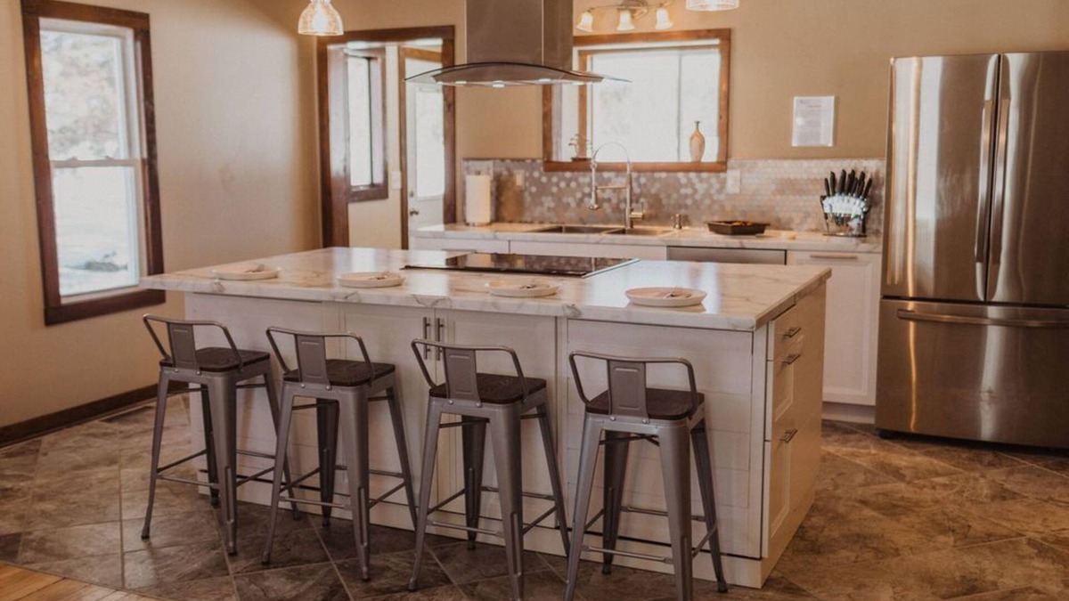 Hayward Other | Quaint Farmhouse in the middle of your outdoor fun