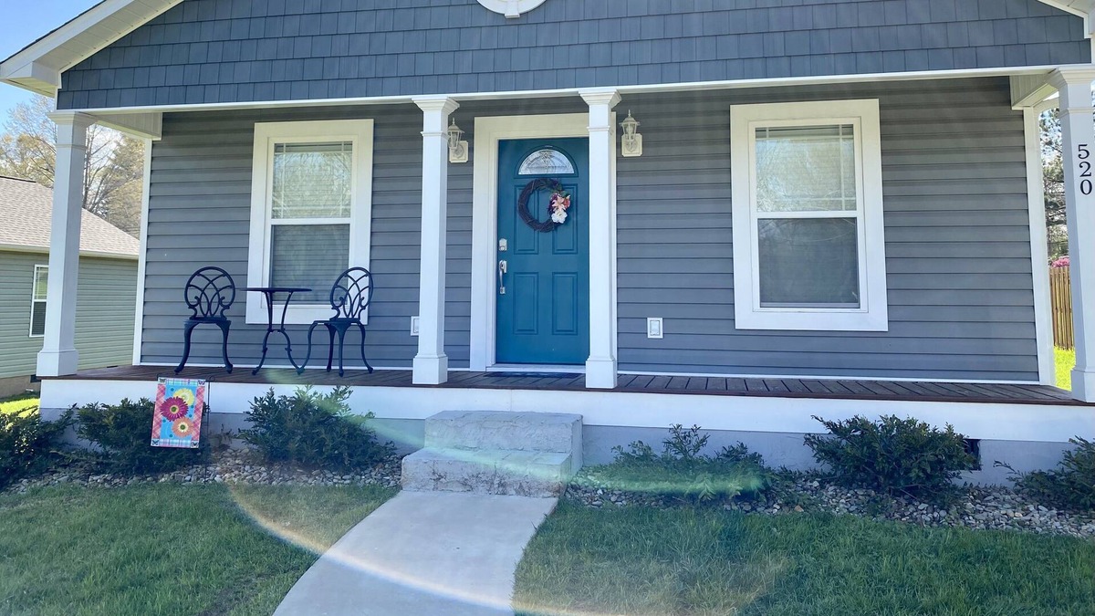 Landrum Cottage | "Quaint ~ Fresh ~ Convenient"