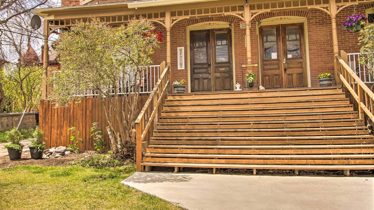 Helena Apartment | Quaint Helena Apartment - Walkable to Downtown!
