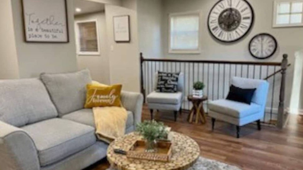 East Point House | Quaint home in a quiet neighborhood! Near airport!