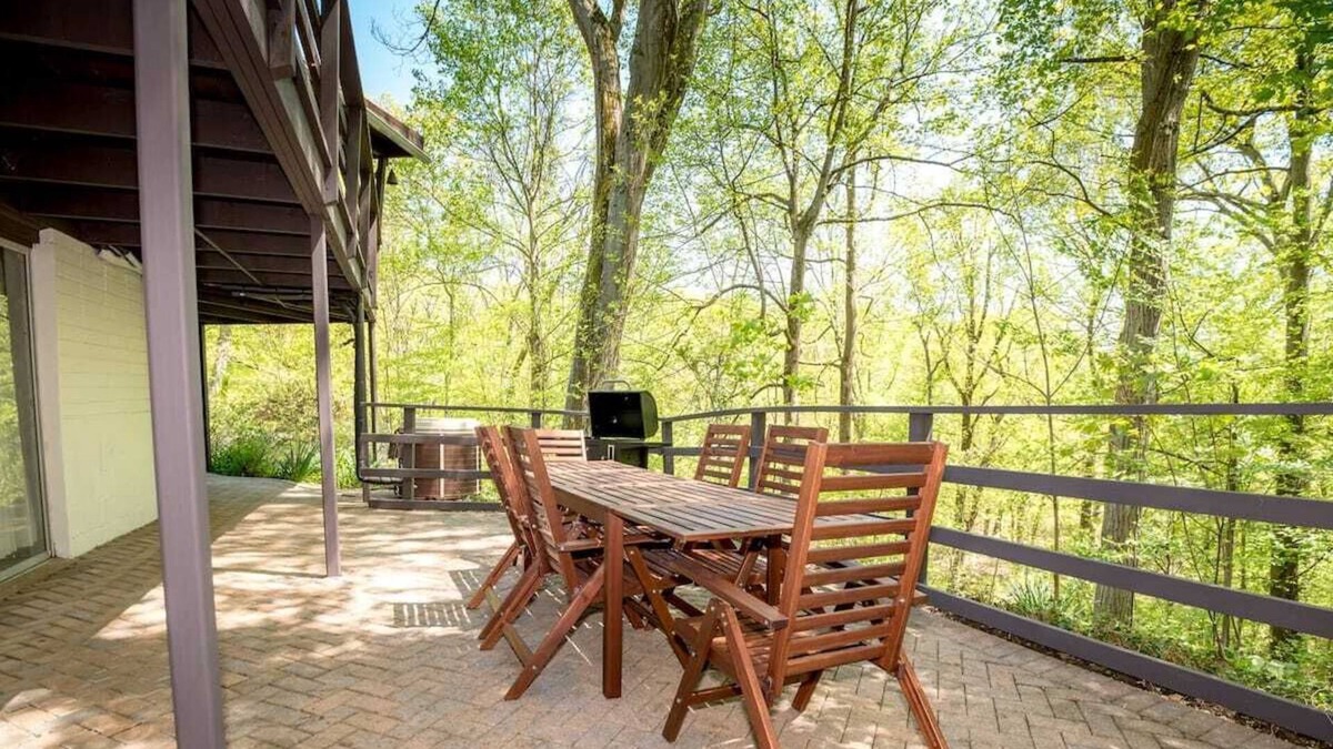 Fairfield House | Quaint House with Patio, situated on a cliff overlooking the woods