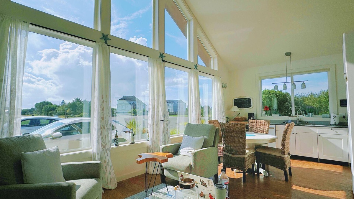 Ocean Shores House | Quaint house with WiFi in charming Ocean Shores