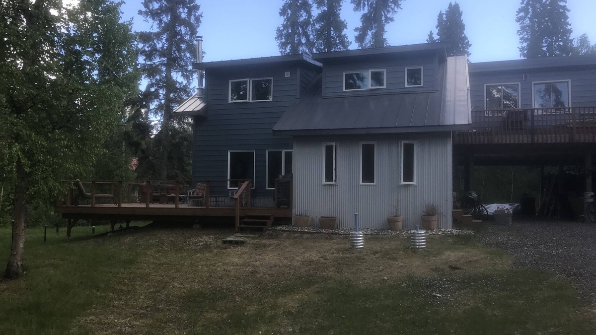 Fairbanks House | Quaint Modern Alaskan Home