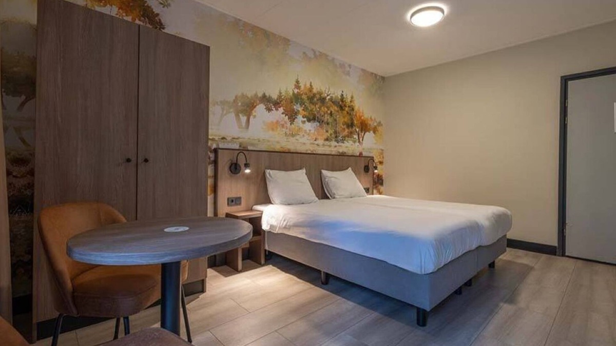 Krachtighuizen Hotel | Quaint Room in the Woods w/Terrace Overlooking Forest – Romantic Spot