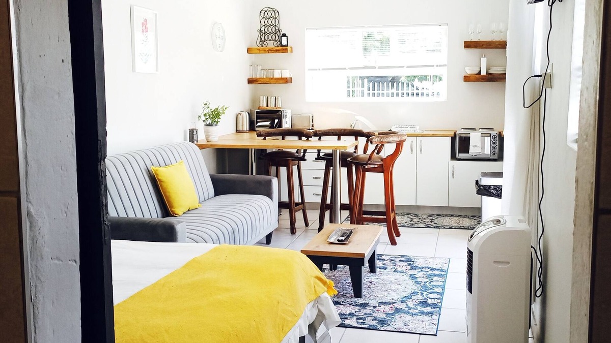 Paarl Apartment | Quaint self-catering unit, located in the heart of Paarl.