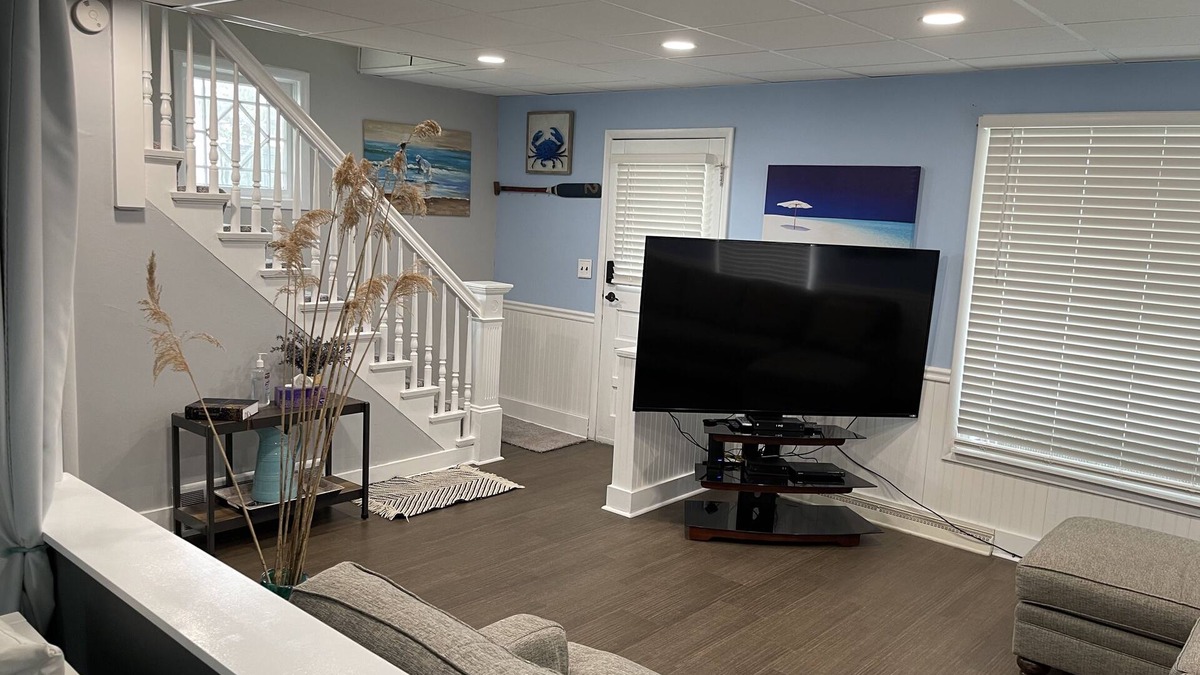 Williams Bay House | Quaint Sleep 8 In Downtown Walk to Lake Pets OK