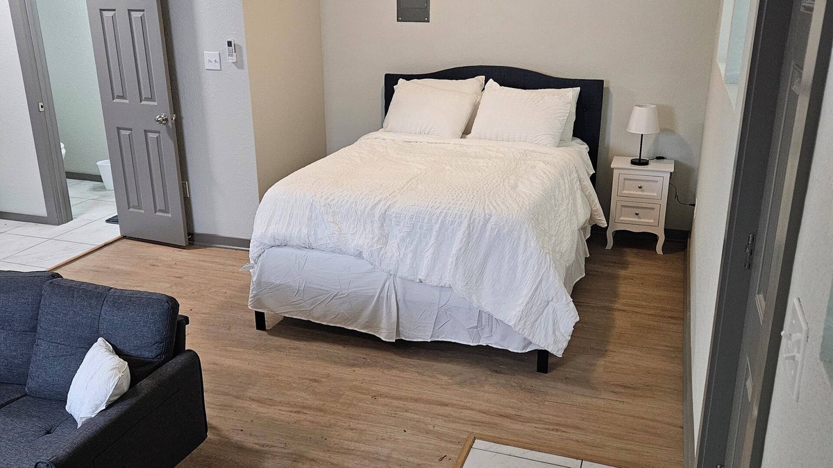 Sweeny Apartment | Quaint studio in Sweeny for a cozy getaway