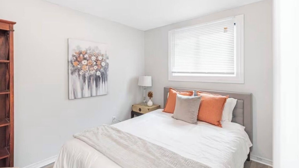 Hamilton House | Quaint & Stylish UPPER level 3-bed bungalow in Hamilton