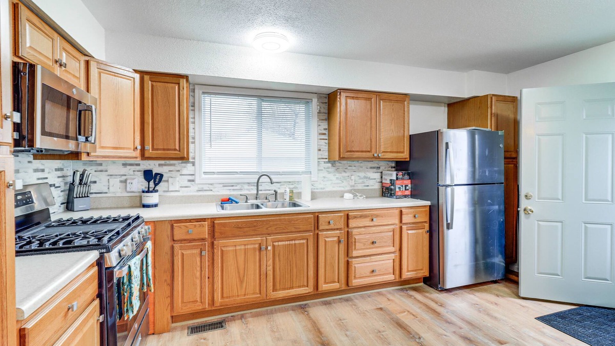 Reynolds Corners House | Quaint Toledo Home ~ 6 Mi to Downtown!