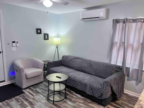 Burton Apartment | Quality 4 Four. Pet Yes