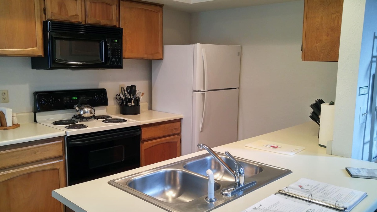 Pinetop Villa | Quality Hill Resort Villa, relax in a beautiful setting with ponds and streams