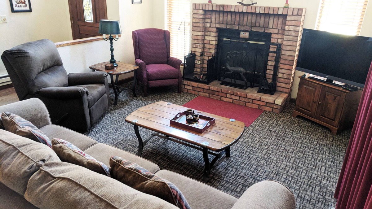 Pinetop Villa | Quality Hill Resort Villa, luxury vacation town home, sleeps six