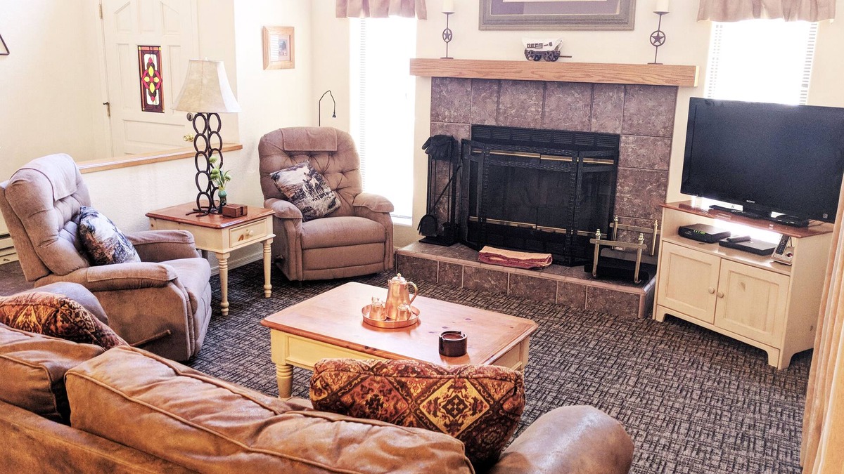 Pinetop Villa | Quality Hill Resort Villa, luxury town home nestled among the tall pines