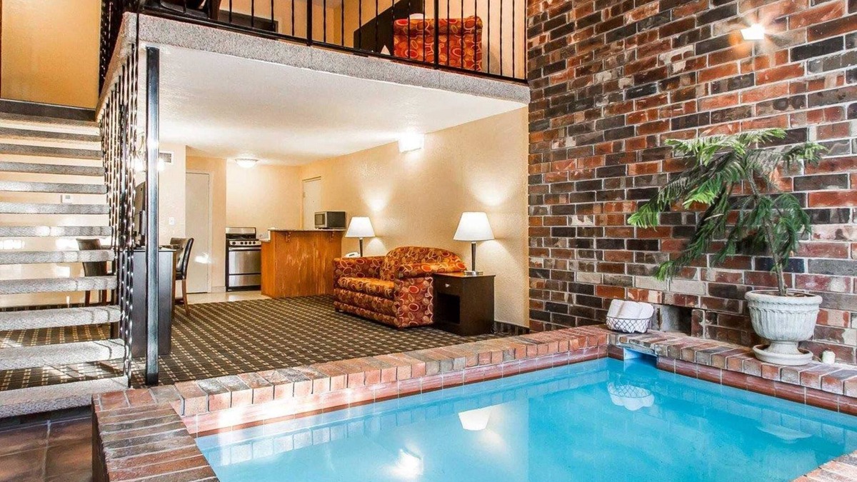 Ada Hotel | Quality Inn Ada near University