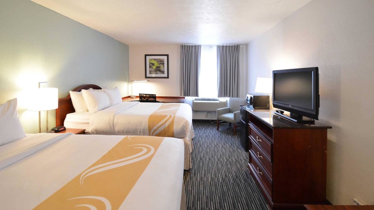 Bedford Hotel | Quality Inn Alexis Rd