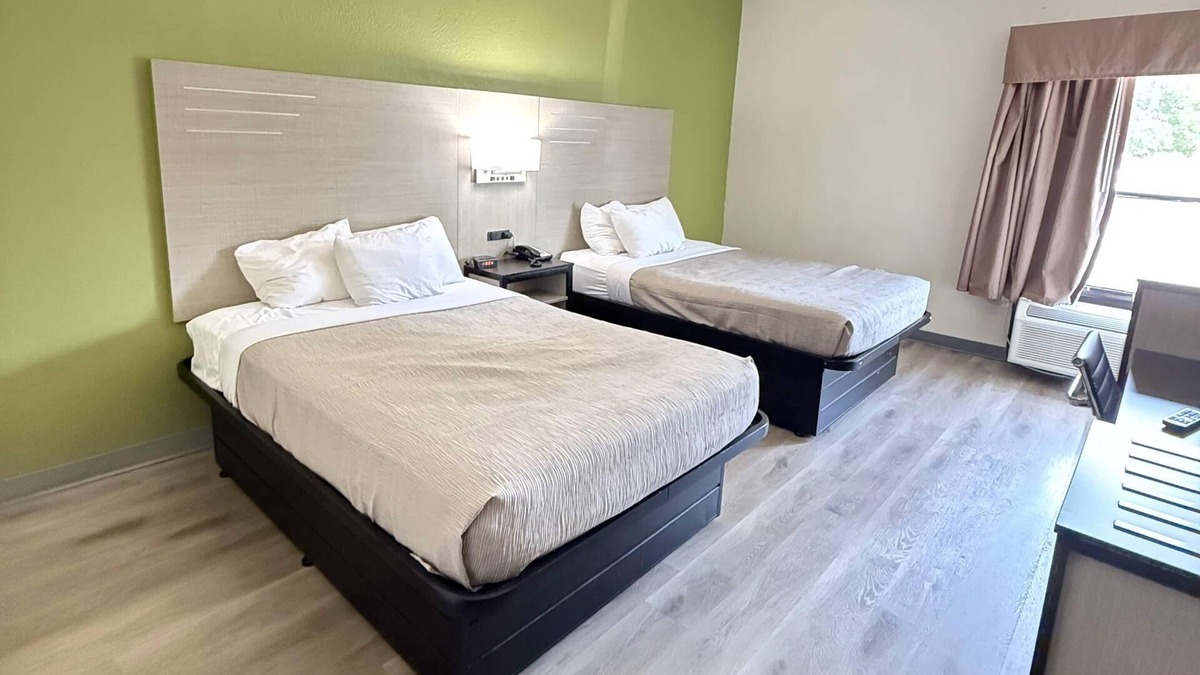 Thomasville Hotel | Quality Inn And Suites