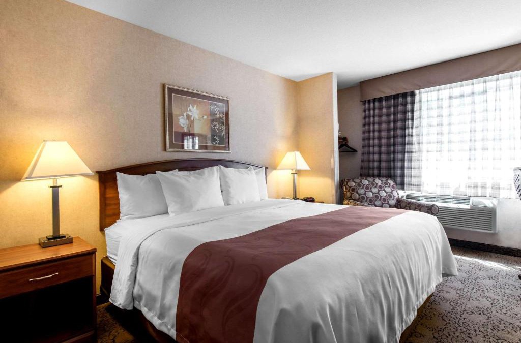 Burlington Hotel | Quality Inn Burlington