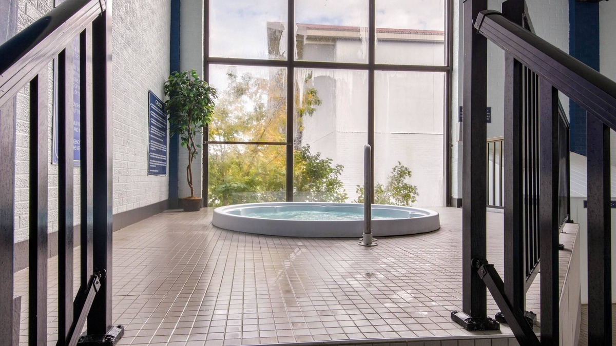 Orillia Hotel | Quality Inn & Conference Centre