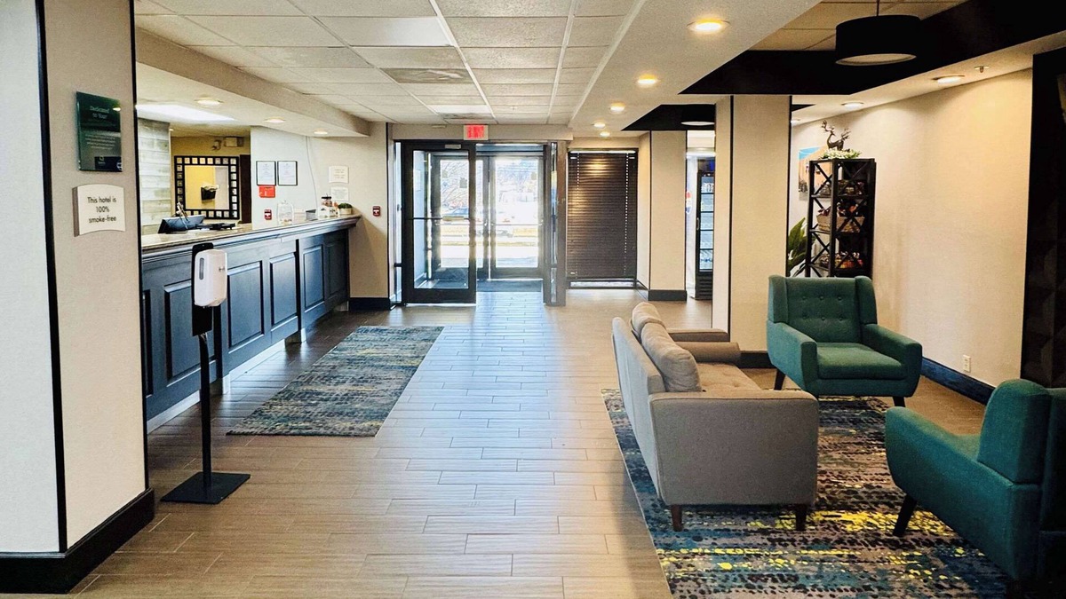 Danville Hotel | Quality Inn Danville - University Area