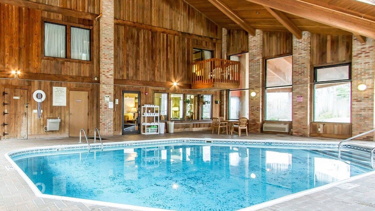 Macomb Hotel | Quality Inn Macomb near University Area