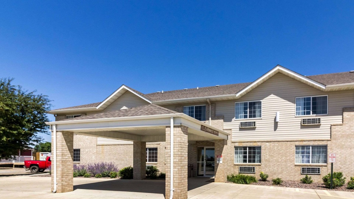 Marshall Hotel | Quality Inn Marshall MN near University