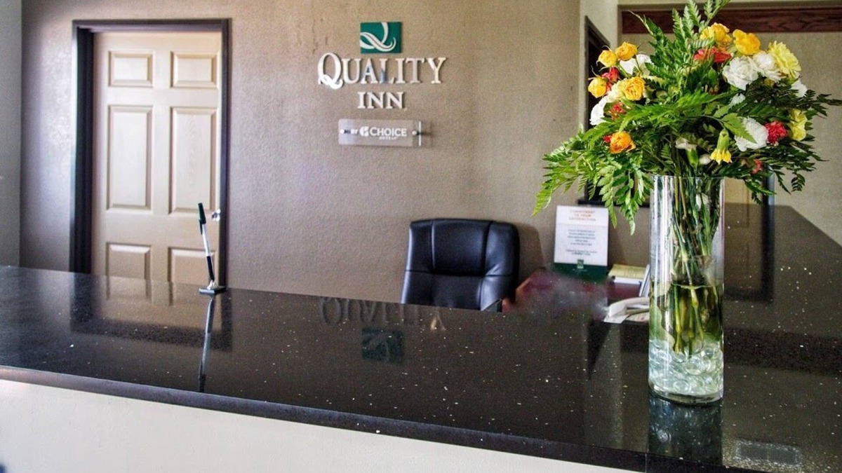 Moore Hotel | Quality Inn Moore - Oklahoma City