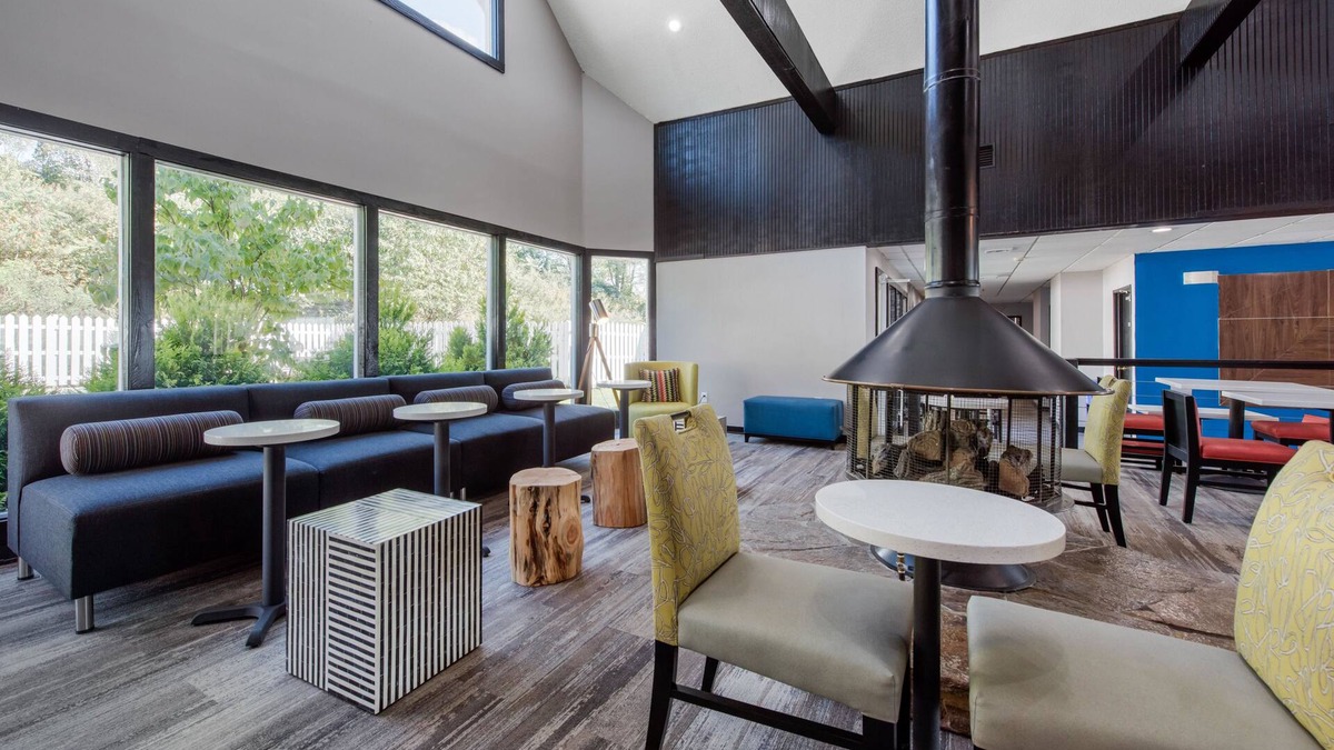 Morgantown Hotel | Quality Inn Morgantown