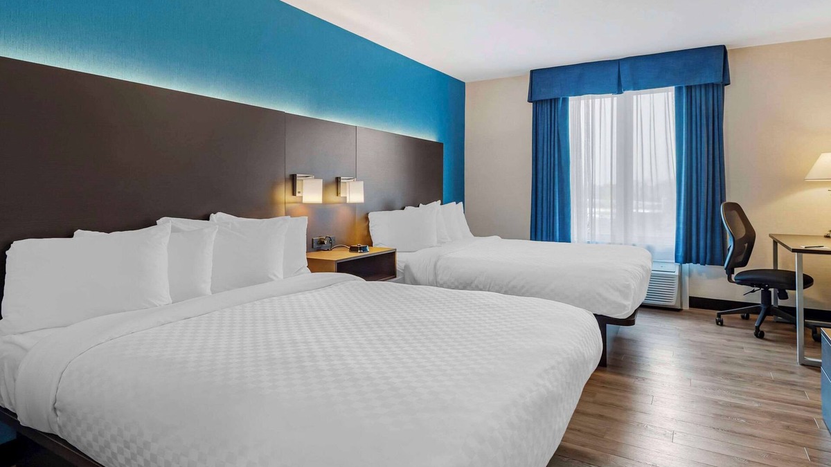 Industrial Park Hotel | Quality Inn Orleans
