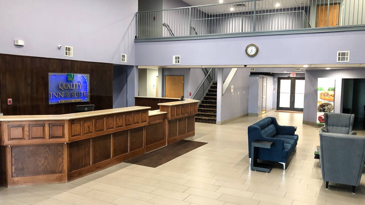 Alma Hotel | Quality Inn & Suites Alma - Fort Smith Northeast