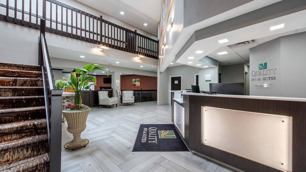 Brownsburg Hotel | Quality Inn & Suites Brownsburg - Indianapolis West